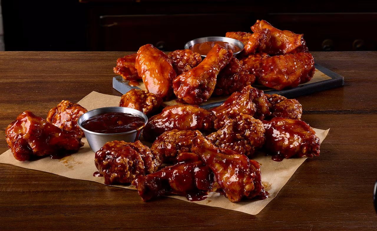 Barbecue wings with dipping sauce